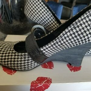 Suze 10. Wedge Shoes